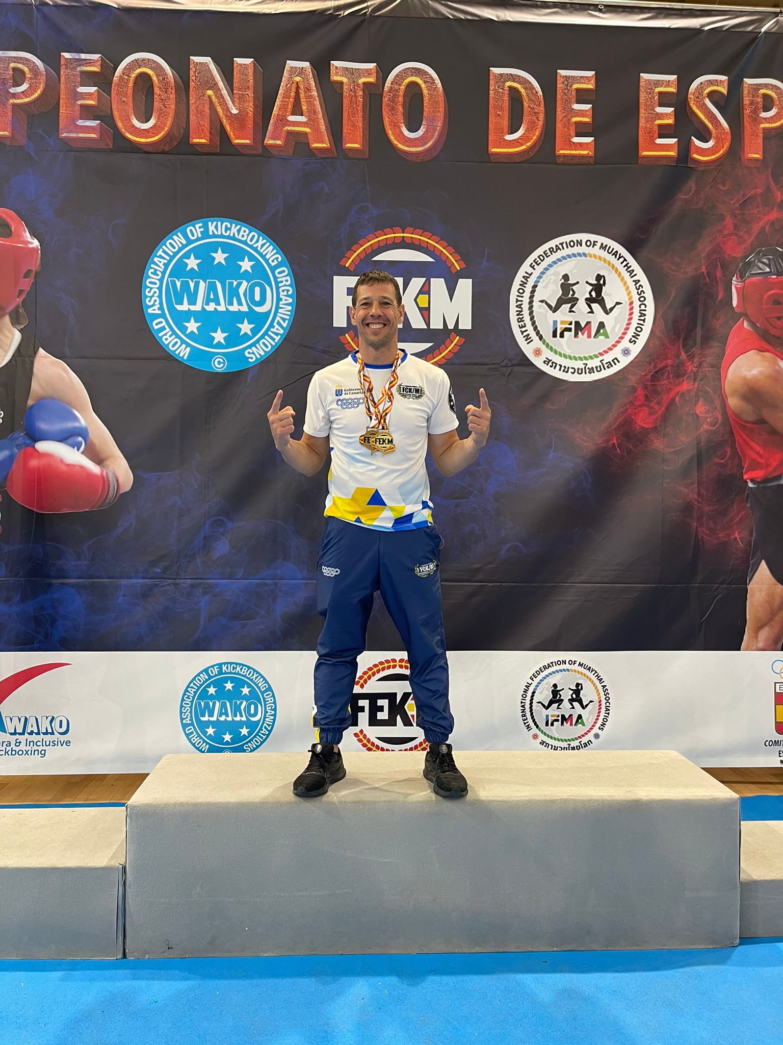 Rafa del Toro con las dos medallas de oro ganadas en el Nacional de Guadalajara